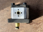 Preview: Hydraulikpumpe Arbeitshydraulik rechts UTB 302 445 550 TIH + FIAT Traktor original Romania