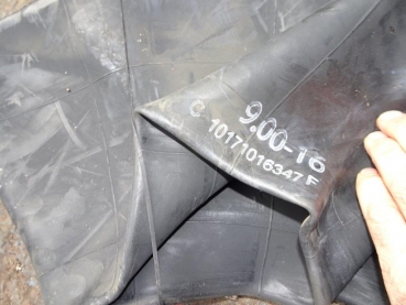 Schlauch für Reifen vom UTB 302  /  9.00-16