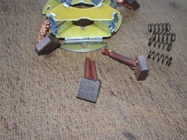 Kohlenhalter mit Kohlen für Getriebeanlasser