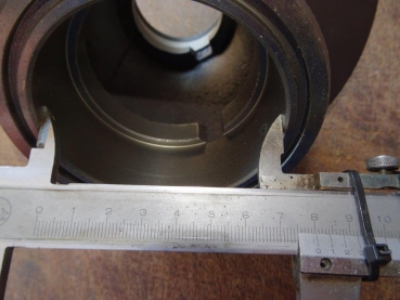 Radnabe UTB 445 für 16 Zoll Rad vorn außen dran mit Innengewinde für die Abdeckkappe