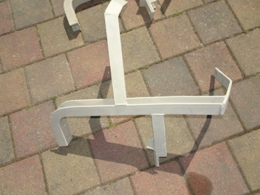 2 Stück Halter für Kotflügel ZT 300 vorn incl. Versand