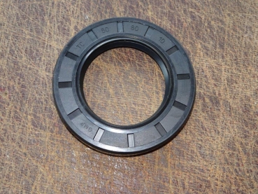 Simering im Ausgang Allrad Getriebe und Eingang Flansch Vorderachse DTC UTB U 302 ...