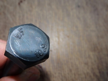 Schraube für Kupplungsautomat UTB 300 302 445 TIH 445 Fiat 450 R450 und weitere