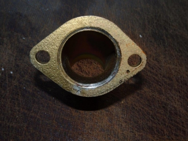 Flansch aus Metall unter Wasserpumpe zum Kühler TIH UTB Fiat