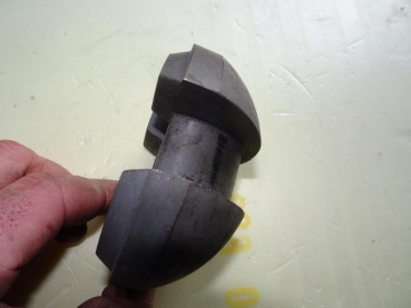 Gelenkstück in der Allrad Vorderachse UTB Fiat DT Modelle