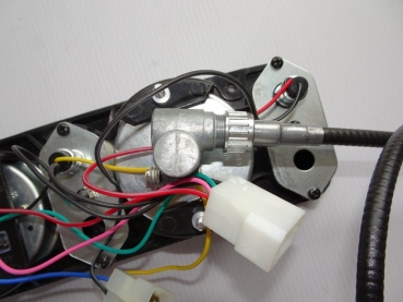 Amaturenbrett Instrumententafel mit Tachowelle + Tachoantrieb UTB 445  + 550