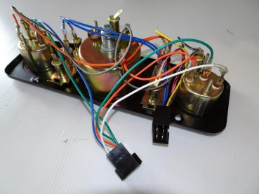 Amaturenbrett UTB TIH komplett Tacho mit Gewinde