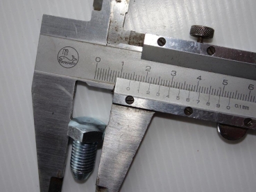 Schraube für Verkleidung Motorhaube UTB TIH Fiat