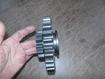 Zahnrad Getriebe UTB 650 651