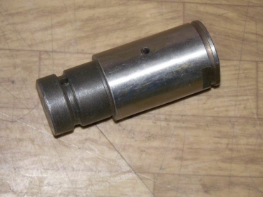 Bolzen für Zwischenrad im Steuerraddeckel UTB TIH FIat