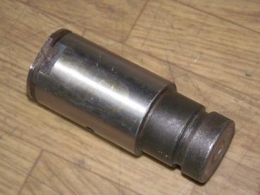 Bolzen für Zwischenrad im Steuerraddeckel UTB TIH FIat