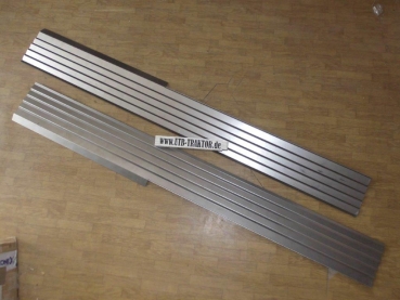 2 Stück Seitenbleche für Motorhaube UTB 650 + 651 Utos