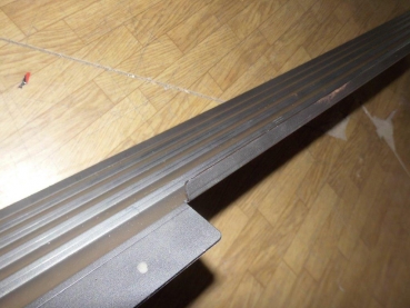 2 Stück Seitenbleche für Motorhaube UTB 650 + 651 Utos