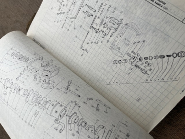 Ersatzteilkatalog UTB 550 IF original Teil für Frontlader Kabine Servolenkung stark gebraucht