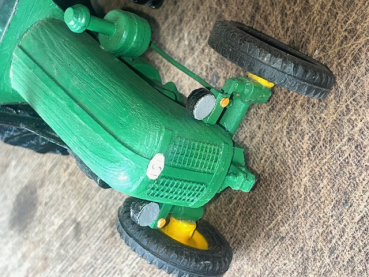 Modell Traktor Famulus Holz