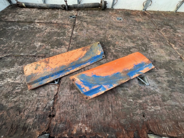 Seitenbleche für Raupe UTB SV 445 gebraucht incl. Versandkosten