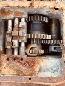 Schaltgetriebe komplett vom UTB 445  TIH Fiat 6 gang mit Gehäuse als Ersatzteilspender incl. Versandkosten