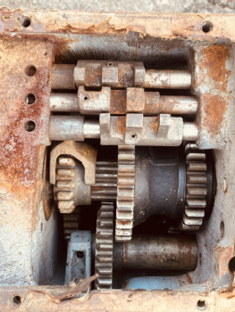 Schaltgetriebe komplett vom UTB 445  TIH Fiat 6 gang mit Gehäuse als Ersatzteilspender incl. Versandkosten