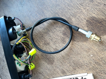 Amaturenbrett Instrumententafel mit Tachowelle + Tachoantrieb Fiat und UTB 445 + 550