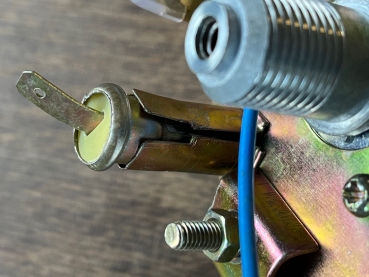 Amaturenbrett UTB TIH komplett Tacho mit Gewinde