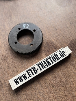 Zahnrad im Motor Antrieb Schwungmassenausgleich UTB 550 640 Fiat 82  Zähne