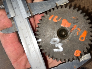 Zahnrad Welle im Schwungmassenausgleich UTB Fiat 550 640 40 Zähne ca. 12cm