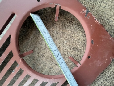 Grill oben für Lampeneinbau UTB 300 550 640