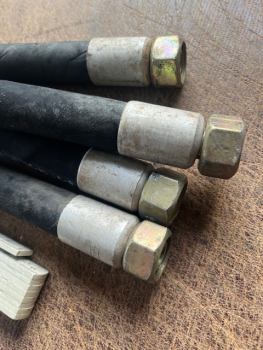 Hydraulikschlauch RS09 T157  Länge 40 cm  Gewinde M22x1,5  DDR Lagerware Schlüsselweite 27mm