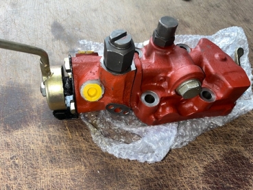 Deckel vorn von Kraftheber komplett mit Ventilen UTB + Fiat 450 480 640 55.46 65.46 mit Zusatzsteuergerät