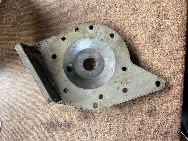 Halterung Traverse für Kompressoranbau original UTB 550 445 640