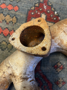 Krümmer UTB 550 640 643 ARO mit Brasov Motor original Teil aus Lagerbestand