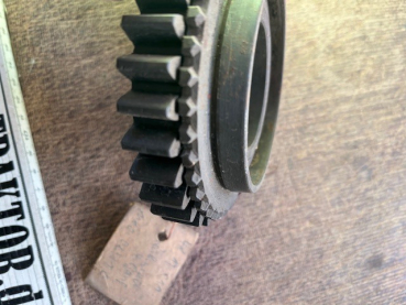 Zahnrad Getriebe 4. Gang untere Welle UTB + Fiat 540 640 55.46 65.46 70.56 aus org. Lagerbestand