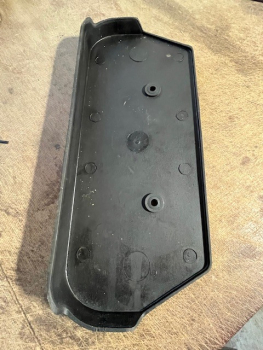 Abdeckung für Batterie am UTB TIH Fiat aus original Lagerbestand