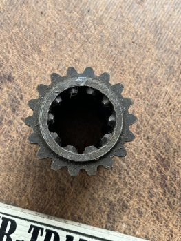 Zahnrad Gruppenschaltung Getriebe UTB TIH Fiat aus original Lagerbestand