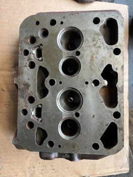 Zylinderkopf UTB 300 + 302  incl. Versandkosten.