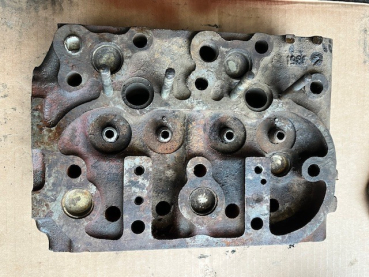 Zylinderkopf UTB 300 + 302  incl. Versandkosten.