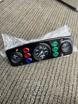 Amaturenbrett UTB TIH komplett Tacho mit Gewinde