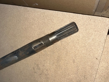 Welle im Achstrichter TIH 445 linke Seite neuteil