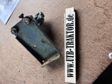 Halterung für oberen Dieselfilter am UTB 550 640 + Fiat