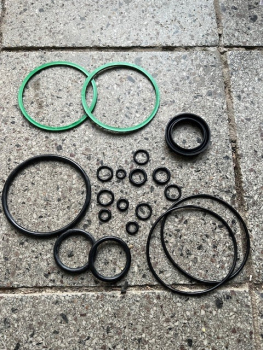 Dichtsatz für Kraftheber UTB 650 + 651 M für Kolben mit 100 mm Durchmesser