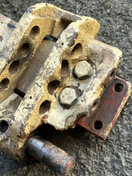 Feder für Kraftheber Heckhydraulik UTB Fiat gut gebraucht mit Aufnahme Halterung für Oberlenker