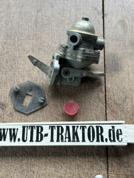 Förderpumpe Traktor TIH UTB Fiat mit der Runden Kuppel aus original Lagerbestand