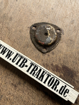 Deckel Verschluß Kappe auf dem Kraftheber UTB Fiat gebraucht