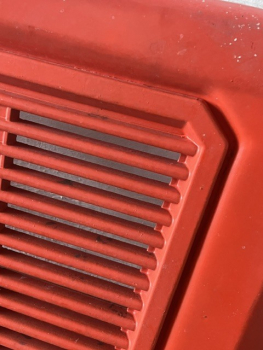 Grill vorn unten komplett UTB TIH aus original Lagerbestand