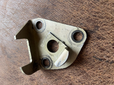 Anschlag Blech für den Hebel vom Zusatzsteuergerät UTB Fiat