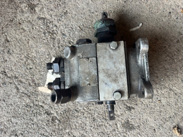 Einspritzpumpe für RS09 defekt als Ersatzteilspender