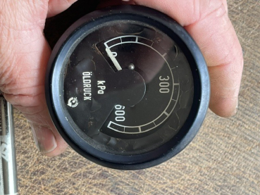 Öldruckanzeige Öldruckmanometer 60 mm aus original DDR bestand  2. Wahl
