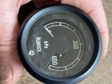 Öldruckanzeige Öldruckmanometer 60 mm aus original DDR bestand  2. Wahl