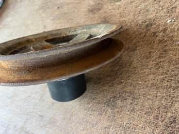 Keilriemenscheibe UTB 650 651 vorn für breiten Keilriemen alts Modell