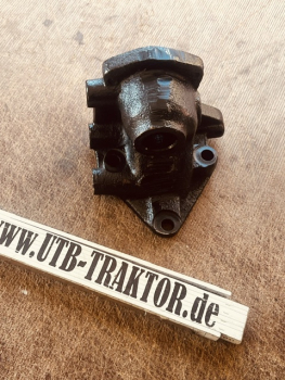 Gehäuse Thermostat  TIH UTB 300 302 445  Fiat 450 480 540 ...